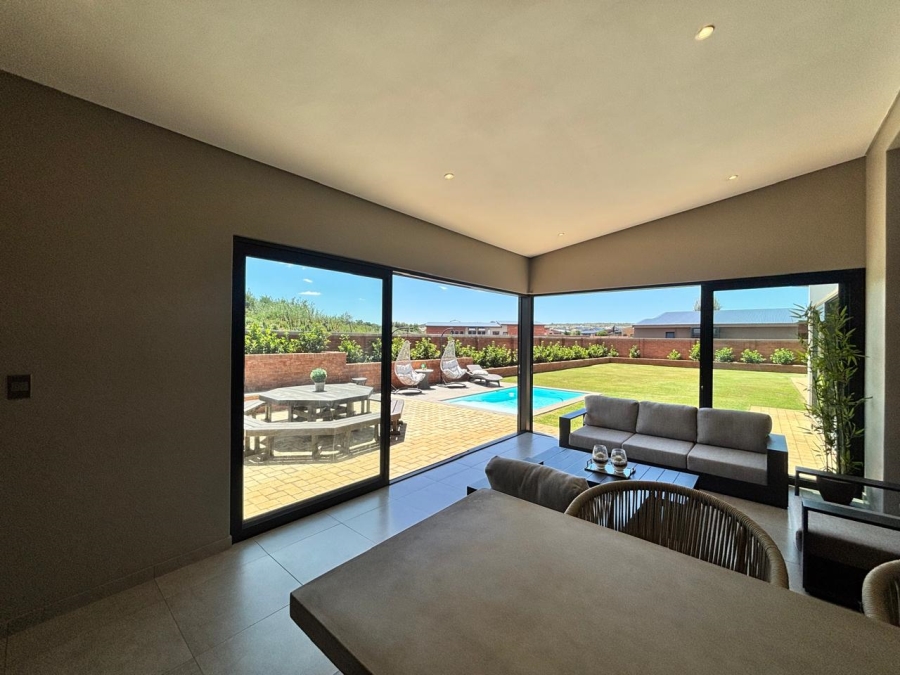 3 Bedroom Property for Sale in Van Der Hoff Park North West